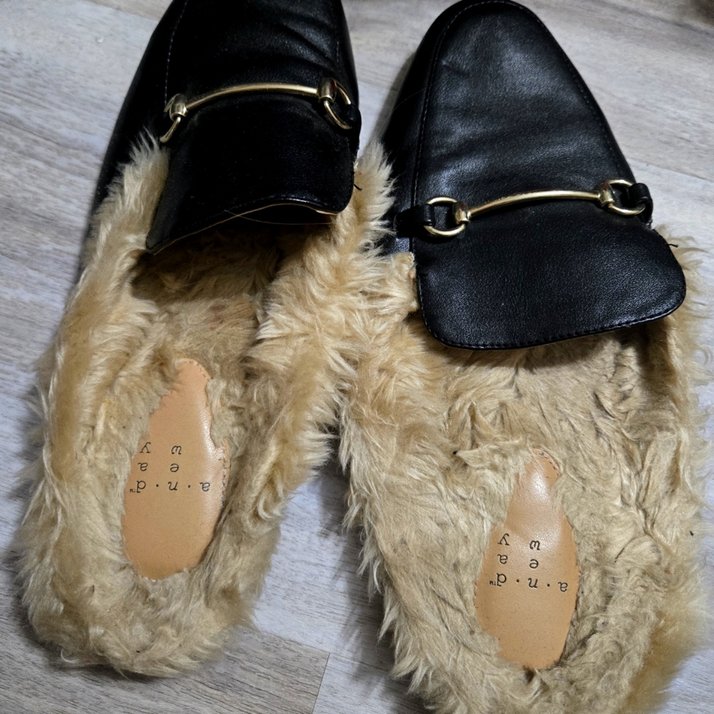 Anu Black Leather Fur-Lined Loafers